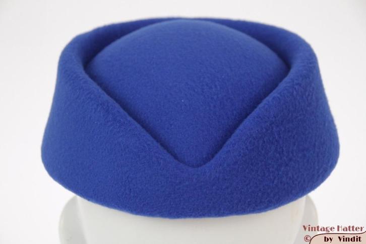 Stewardessen pillbox hoedje rood, blauw of donker rood 54-59, Kleding | Dames, Carnavalskleding en Feestkleding, Nieuw, Accessoires