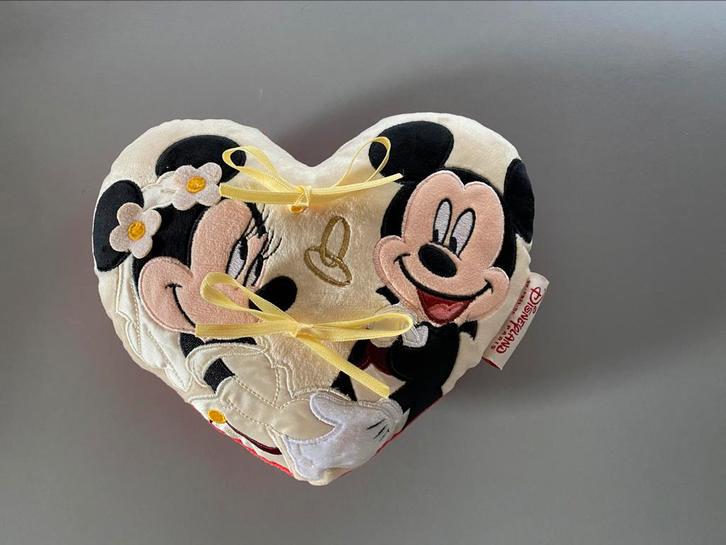 Trouwringen kussentje disney, Verzamelen, Disney, Zo goed als nieuw, Kleding of Textiel, Mickey Mouse, Ophalen of Verzenden