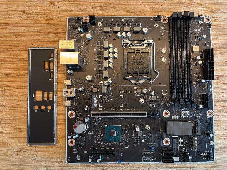 HP Omen 25L  game computerkast met moederbord en voeding, Computers en Software, Moederborden, Zo goed als nieuw, Intel, DDR4