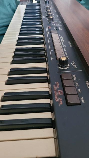 Roland VK-8 Combo Organ – Hammond-klank in draagbaar formaat beschikbaar voor biedingen