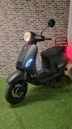 Zeer nette BTC RIVA snorscooter vespa look 2018! Laag km, Ophalen of Verzenden, Zo goed als nieuw