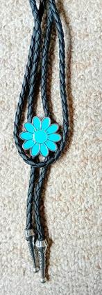 Mooi blauw bloem western bolo tie..das, Sieraden, Tassen en Uiterlijk, Kettingen, Verzenden, Nieuw, Blauw, Overige materialen
