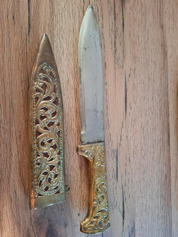 Mooi mes met koperen handvat en schede, Antiek en Kunst, Antiek | Overige Antiek, Ophalen of Verzenden