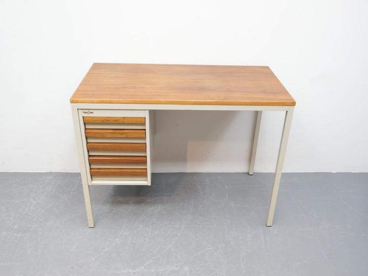 Bureau | Coen de Vries voor Emmein Emmen, Huis en Inrichting, Bureaus, Gebruikt, Bureau, Ophalen
