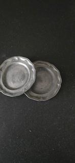2 Tinnen Onderzetters - 9cm, Antiek en Kunst, Antiek | Tin, Ophalen of Verzenden
