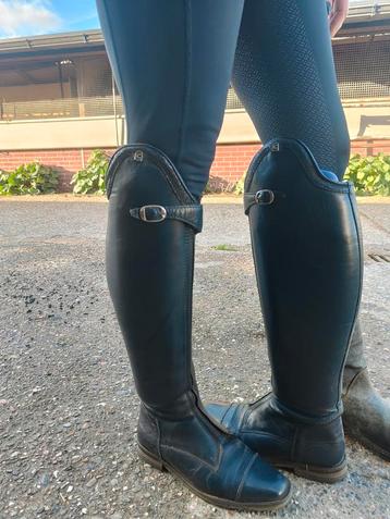 Blauwe Cavallo rijlaarzen beschikbaar voor biedingen