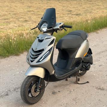 Piaggio zip 50cc 1STE eigenaar beschikbaar voor biedingen