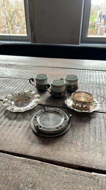 Antiek koffie/theeservies met serveerschaaltjes