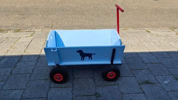 Houten Bolderwagen met Hond beschikbaar voor biedingen