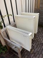 2 nette T22 radiatoren, Ophalen, 30 tot 80 cm, Radiator, 60 tot 150 cm
