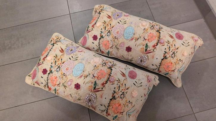 Imbarro Sierkussens - Set van 2, Huis en Inrichting, Woonaccessoires | Kussens, Zo goed als nieuw, Beige, Rechthoekig, Ophalen