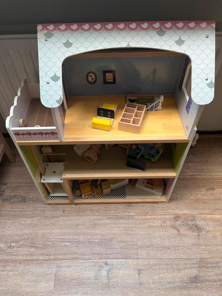 Leuk Poppenhuis met Accessoires, Kinderen en Baby's, Speelgoed | Poppenhuizen, Gebruikt, Poppenhuis, Ophalen