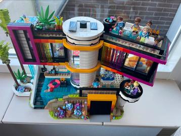 Andrea’s futuristische villa LEGO 42639 beschikbaar voor biedingen