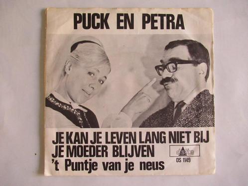 PUCK & PETRA # JE KAN JE LEVEN LANG NIET BIJ JE MOEDER BLIJ, Cd's en Dvd's, Vinyl | Nederlandstalig, Zo goed als nieuw, Levenslied of Smartlap