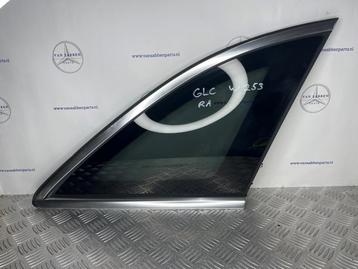 Driehoeks Ruit rechts-achter van een Mercedes GLC-Klasse beschikbaar voor biedingen