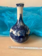 Antieke Chinese vaas met blauwe decoratie, Verzenden