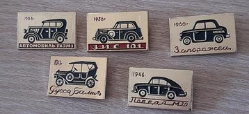 USSR Rusland Badges met diverse Sovjet-auto's -5 stuks. beschikbaar voor biedingen
