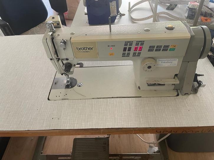 Brother Industriële Naaimachine - Vol Automaat, Hobby en Vrije tijd, Naaimachines en Toebehoren, Gebruikt, Naaimachine, Brother