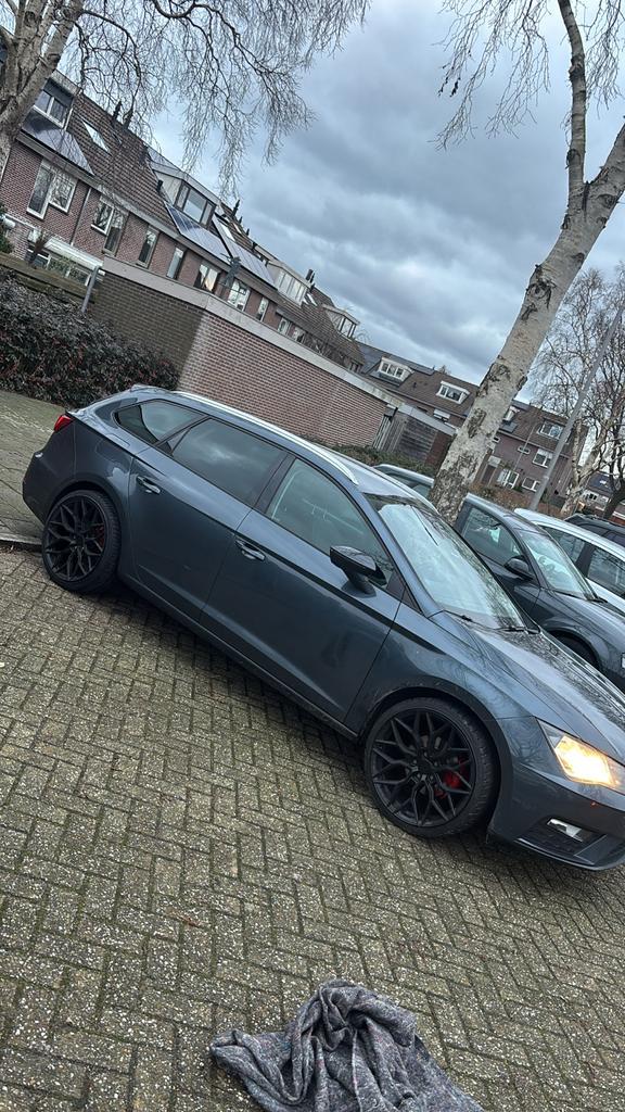 Seat Leon 1.0 Ecotsi 115PK Dsg-7 2018 Grijs, Auto-onderdelen, Carrosserie en Plaatwerk, Bumper, Seat, Voor, Ophalen