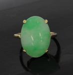 Fraaie 14 karaats gouden klassieke dames ring Jade cabochon