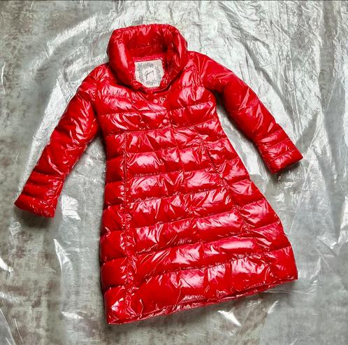 Rode lakjas donsjas puffer mt S rits petje Guxy 96 lang, Kleding | Dames, Wintersportkleding, Zo goed als nieuw, Jack, Verzenden