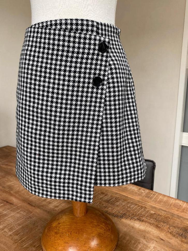 ONLY (herfst / winter) rokje zwart / wit NIEUW maat 34 ZD, Kleding | Dames, Rokken, Nieuw, Maat 34 (XS) of kleiner, Overige kleuren