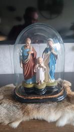 Antieke stolp met Heilig Familie beeld, Ophalen