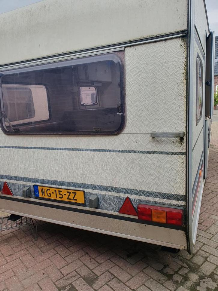 Tekoop leuke burstner caravan met kenteken en voortent, Caravans en Kamperen, Caravans, Bedrijf, tot en met 4, 500 - 750 kg, Rondzit