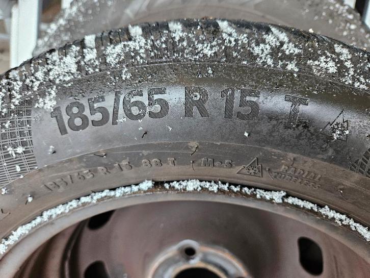 Winterbanden op velg 185/65 R15 T, Auto-onderdelen, Banden en Velgen, Band(en), Winterbanden, 19 inch, 255 mm, Personenwagen, Gebruikt