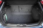 Volvo V40 T3 Polar+ Sport | Afneembare trekhaak | Panoramada, Euro 6, 4 cilinders, 700 kg, Blauw