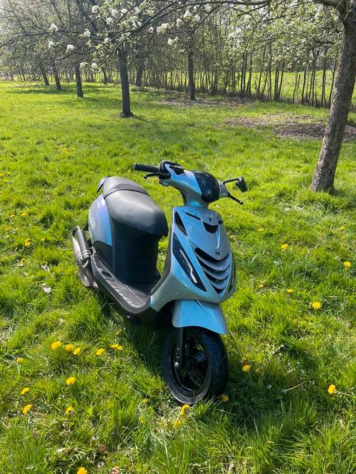 Piaggio zip lc 2t 70 mhr duits, Fietsen en Brommers, Scooters | Piaggio, Zo goed als nieuw, Ophalen