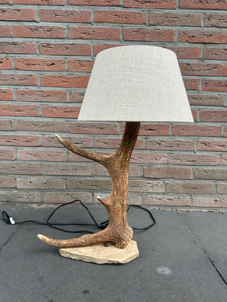 Geweilamp.schemerlamp.geweien.edelhert.damhert.tafellamp., Huis en Inrichting, Lampen | Tafellampen, Nieuw, Ophalen of Verzenden