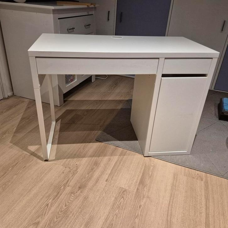 Bureau Micke van de Ikea, Huis en Inrichting, Bureaus, Gebruikt, Bureau, Ophalen