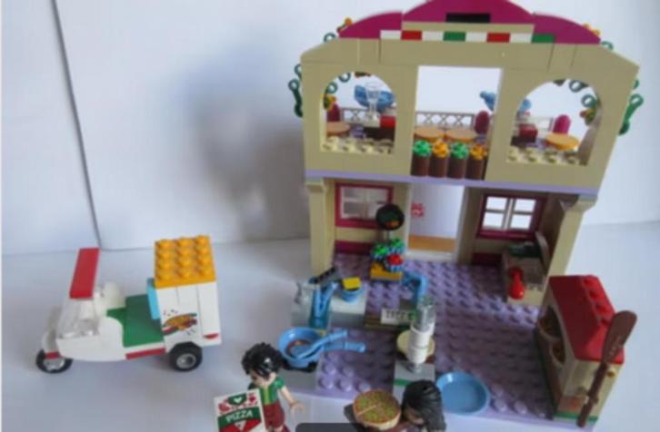 41311 Friends, Heartlake Pizzeria met bouwtekening., Kinderen en Baby's, Speelgoed | Duplo en Lego, Zo goed als nieuw, Lego, Complete set
