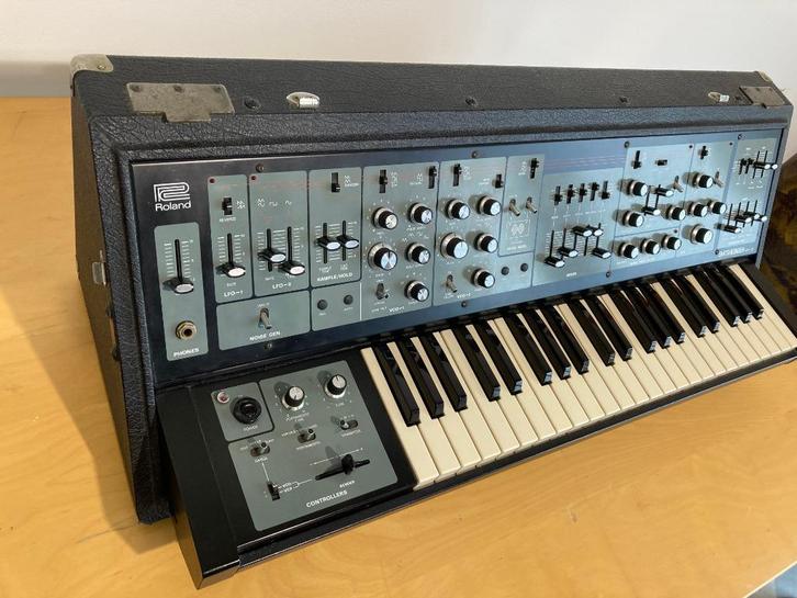 Roland SH-5 - In topstaat, ccompleet met kap en KS-10 stand, Muziek en Instrumenten, Synthesizers, Gebruikt, Overige aantallen
