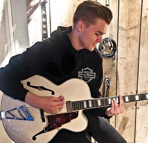 Gitaarles aan huis, Haarlem Heemstede, Bloemendaal., Contacten en Berichten, Muziek maken en Bandleden