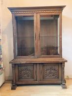 Antieke houten vitrinekast met glazen planken, Ophalen of Verzenden