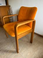 4 oranje  RETRO stoelen met ronde uitschuifbare tafel., Huis en Inrichting, Stoelen, Ophalen, Gebruikt, Overige kleuren, Vier