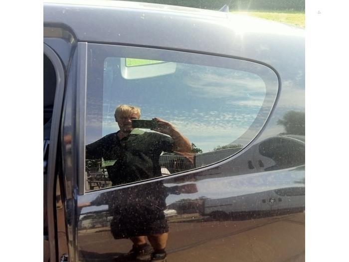 Extra Ruit 2Deurs links-achter van een Mitsubishi Colt, Auto-onderdelen, Ruiten en Toebehoren, Mitsubishi, Gebruikt, 3 maanden garantie