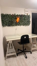 Bureau met glasplaat van de ikea met gratis bureaustoel, Huis en Inrichting, Ophalen, Gebruikt