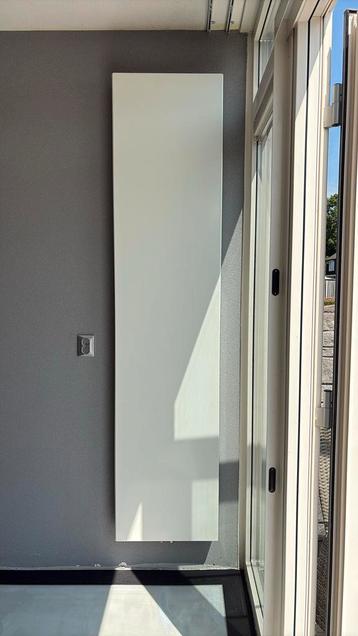 Design radiator 2 stuks beschikbaar voor biedingen