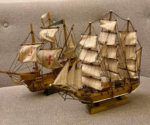 2 Prachtige Modelboten–Santa Maria 1492 & Fragata XVIII, Hobby en Vrije tijd, Modelbouw | Boten en Schepen, Zo goed als nieuw