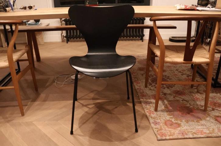 2x Fritz Hansen stoel, Huis en Inrichting, Stoelen, Zo goed als nieuw, Twee, Hout, Metaal, Zwart, Ophalen of Verzenden