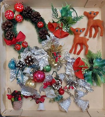 Vintage kerst ornamenten  beschikbaar voor biedingen