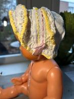 Mooi wit geel poppen mutsje kant lint, Ophalen of Verzenden, X, Kleertjes, X