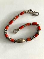 Antiek armbandje bloedkoraal met zilver, Ophalen of Verzenden, Zilver, Armband