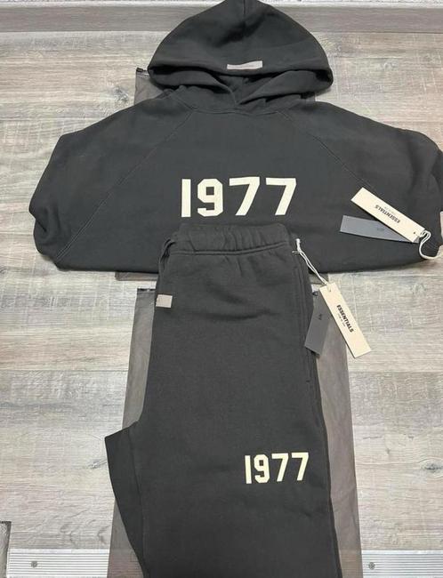 Essentials Tracksuit | zwart | Xs t/m XXL, Kleding | Heren, Truien en Vesten, Nieuw, Overige maten, Zwart, Ophalen of Verzenden