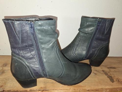 Zgan
Helioform enkellaarsjes
Geheel dik leerHELIOFORM
39, Kleding | Dames, Schoenen, Zo goed als nieuw, Overige kleuren, Ophalen of Verzenden