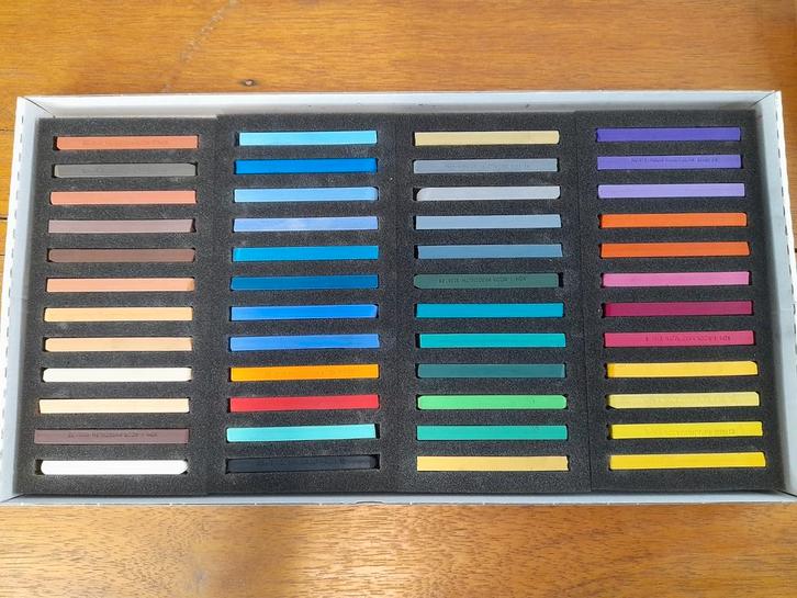 Doos pastelkrijt 24 st carree - softpastels - pastel pastels, Hobby en Vrije tijd, Tekenen, Overige typen, Ophalen of Verzenden