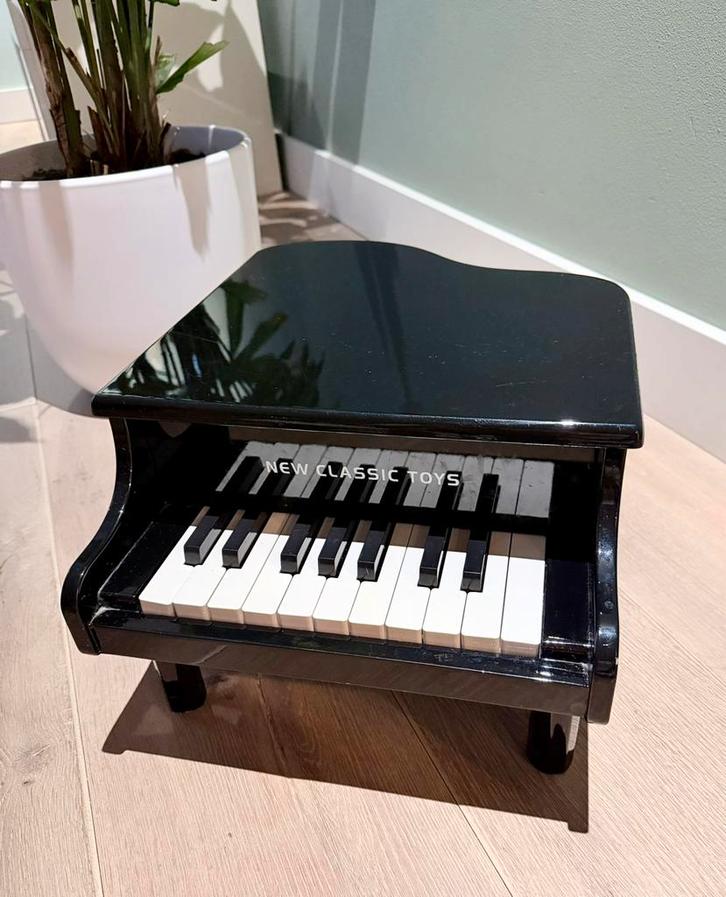 Vleugelpiano New Classic Toys, Muziek en Instrumenten, Orgels, Zo goed als nieuw, Orgel, 2 klavieren, Ophalen of Verzenden